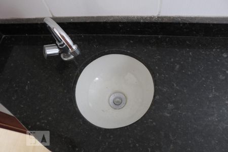 Casa de condomínio à venda com 60m², 2 quartos e sem vaga Casa de condomínio à venda com 60m², 2 quartos e sem vagaDetalhe do Banheiro da Suite 2
