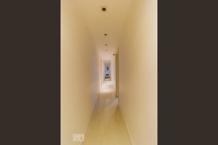 Apartamento para alugar com 245m², 3 quartos e 4 vagasCorredor - Quartos