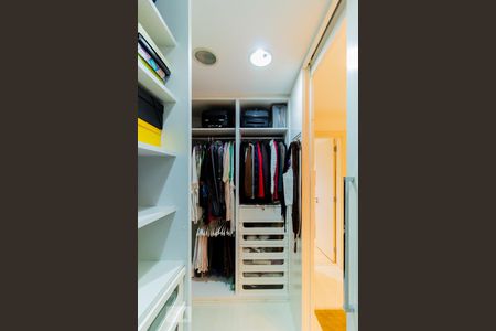 Apartamento para alugar com 245m², 3 quartos e 4 vagasSuíte 3 - Closet