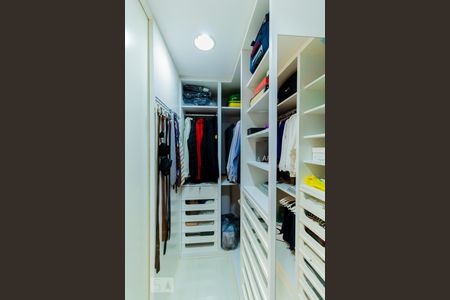 Apartamento para alugar com 245m², 3 quartos e 4 vagasSuíte 3 - Closet