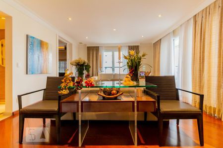 Apartamento para alugar com 245m², 3 quartos e 4 vagasSala