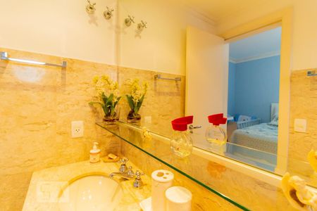 Apartamento para alugar com 245m², 3 quartos e 4 vagasSuíte 2 - Banheiro