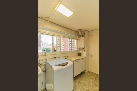 Apartamento para alugar com 245m², 3 quartos e 4 vagasÁrea de Serviço