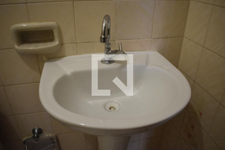 Casa para alugar com 70m², 3 quartos e 2 vagasBanheiro