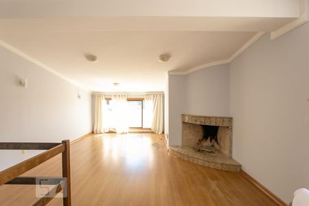Apartamento à venda com 240m², 4 quartos e 4 vagasSala piso superior