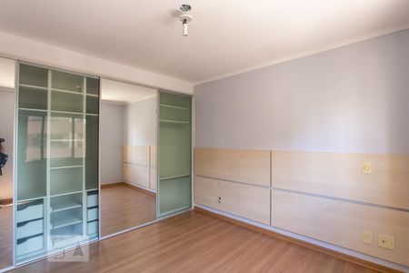 Apartamento à venda com 240m², 4 quartos e 4 vagasSuíte 2