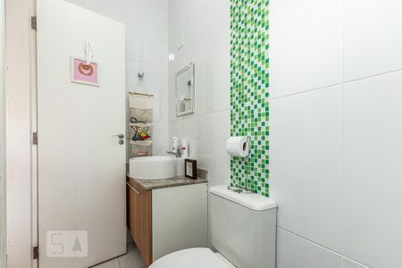 Casa de condomínio à venda com 75m², 2 quartos e 1 vagaBanheiro suíte 1