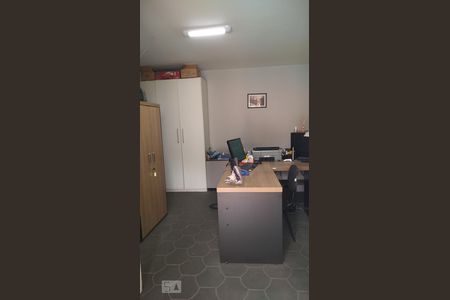 Casa à venda com 297m², 4 quartos e 6 vagas Casa à venda com 297m², 4 quartos e 6 vagasEscritório