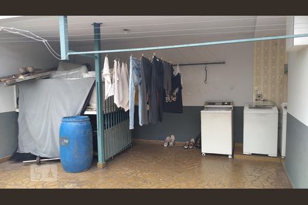 Casa à venda com 297m², 4 quartos e 6 vagas Casa à venda com 297m², 4 quartos e 6 vagaslavanderia