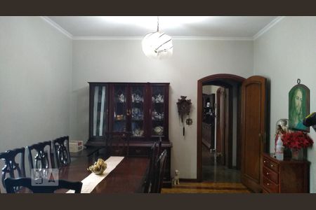 Casa à venda com 297m², 4 quartos e 6 vagas Casa à venda com 297m², 4 quartos e 6 vagasSala de jantar