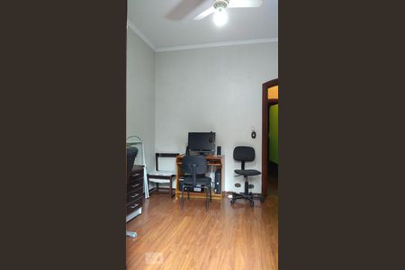 Casa à venda com 297m², 4 quartos e 6 vagas Casa à venda com 297m², 4 quartos e 6 vagasQuarto 1