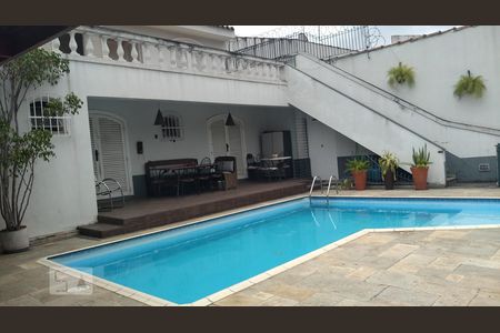 Casa à venda com 297m², 4 quartos e 6 vagas Casa à venda com 297m², 4 quartos e 6 vagasPiscina