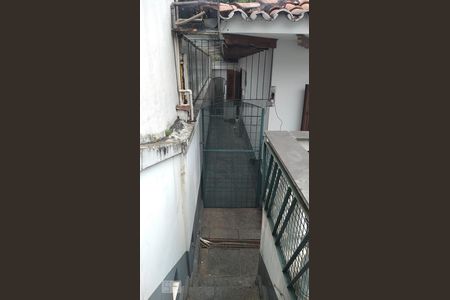 Casa à venda com 297m², 4 quartos e 6 vagas Casa à venda com 297m², 4 quartos e 6 vagasAcesso a casa de serviços