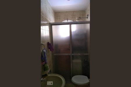 Casa à venda com 297m², 4 quartos e 6 vagas Casa à venda com 297m², 4 quartos e 6 vagasbanheiro do escritório