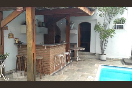 Casa à venda com 297m², 4 quartos e 6 vagas Casa à venda com 297m², 4 quartos e 6 vagasChurrasqueira