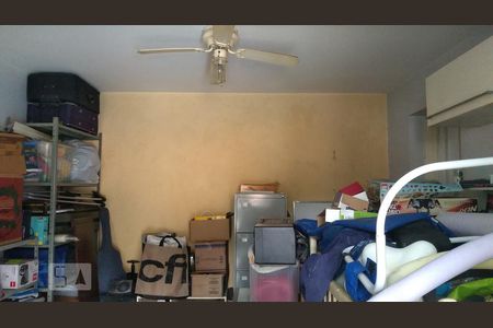 Casa à venda com 297m², 4 quartos e 6 vagas Casa à venda com 297m², 4 quartos e 6 vagasDepósito