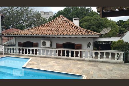 Casa à venda com 297m², 4 quartos e 6 vagas Casa à venda com 297m², 4 quartos e 6 vagaspiscina