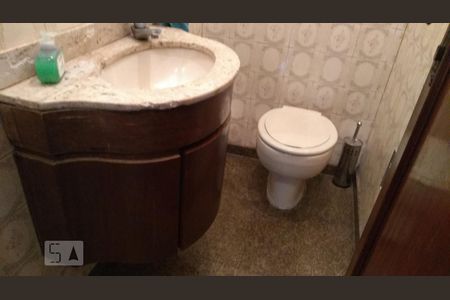 Casa à venda com 297m², 4 quartos e 6 vagas Casa à venda com 297m², 4 quartos e 6 vagasbanheiro 1