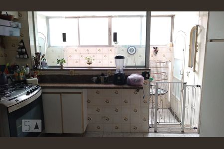 Casa à venda com 297m², 4 quartos e 6 vagas Casa à venda com 297m², 4 quartos e 6 vagasCozinha