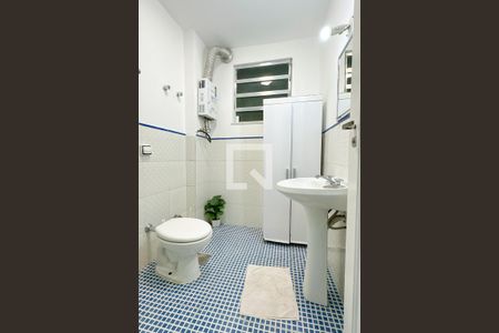 Banheiro de apartamento para alugar com 2 quartos, 57m² em Copacabana, Rio de Janeiro