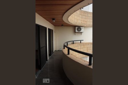 Apartamento à venda com 195m², 4 quartos e 2 vagas Apartamento à venda com 195m², 4 quartos e 2 vagasSacada