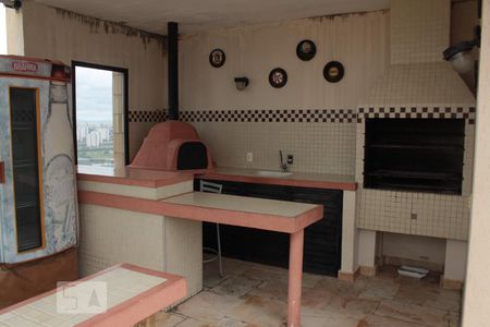 Apartamento à venda com 195m², 4 quartos e 2 vagas Apartamento à venda com 195m², 4 quartos e 2 vagasÁrea comum - Churrasqueira