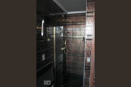 Apartamento à venda com 195m², 4 quartos e 2 vagas Apartamento à venda com 195m², 4 quartos e 2 vagasBanheiro da Suíte