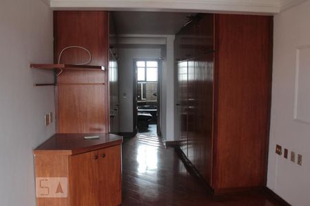 Apartamento à venda com 195m², 4 quartos e 2 vagas Apartamento à venda com 195m², 4 quartos e 2 vagasSuíte