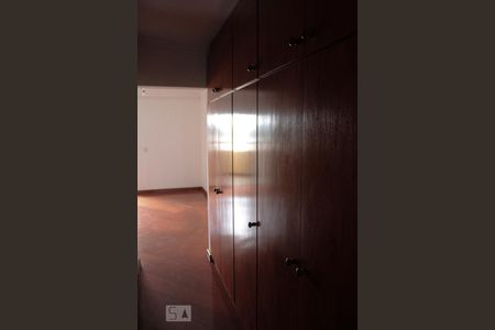 Apartamento à venda com 195m², 4 quartos e 2 vagas Apartamento à venda com 195m², 4 quartos e 2 vagasQuarto