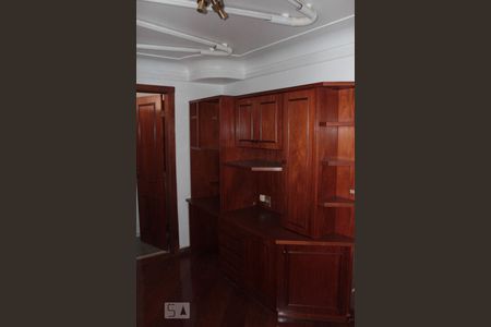 Apartamento à venda com 195m², 4 quartos e 2 vagas Apartamento à venda com 195m², 4 quartos e 2 vagasQuarto