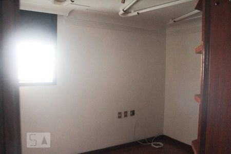 Apartamento à venda com 195m², 4 quartos e 2 vagas Apartamento à venda com 195m², 4 quartos e 2 vagasQuarto