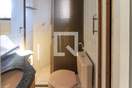 Apartamento para alugar com 77m², 4 quartos e 2 vagas Apartamento para alugar com 77m², 4 quartos e 2 vagasBanheiro da Suite