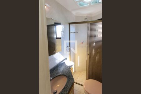 Apartamento para alugar com 77m², 4 quartos e 2 vagas Apartamento para alugar com 77m², 4 quartos e 2 vagasBanheiro da Suite