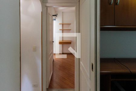 Apartamento para alugar com 77m², 4 quartos e 2 vagas Apartamento para alugar com 77m², 4 quartos e 2 vagasCorredor