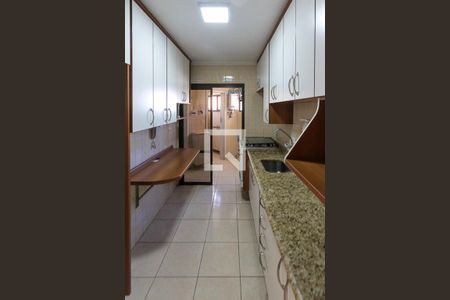 Apartamento para alugar com 77m², 4 quartos e 2 vagas Apartamento para alugar com 77m², 4 quartos e 2 vagasCozinha