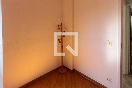 Apartamento para alugar com 77m², 4 quartos e 2 vagas Apartamento para alugar com 77m², 4 quartos e 2 vagasQuarto