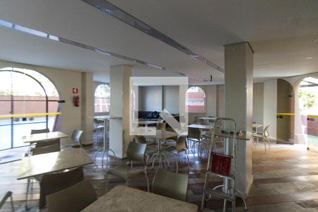 Apartamento para alugar com 77m², 4 quartos e 2 vagas Apartamento para alugar com 77m², 4 quartos e 2 vagasÁrea comum - Salão de festas