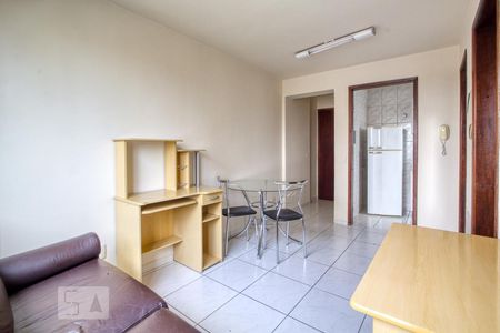 Sala de apartamento para alugar com 1 quarto, 41m² em Centro, Curitiba