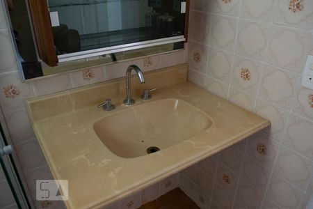 Apartamento à venda com 72m², 3 quartos e 1 vagaBANHEIRO 