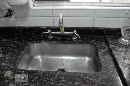 Pia de casa à venda com 3 quartos, 140m² em Jardim Jaçanã, São Paulo
