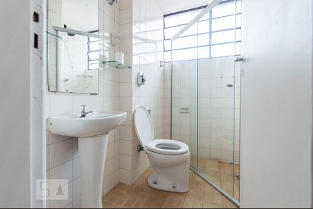 Banheiro de apartamento para alugar com 1 quarto, 45m² em Santa Cecilia, São Paulo