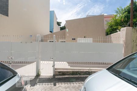 Casa para alugar com 93m², 2 quartos e 2 vagas Casa para alugar com 93m², 2 quartos e 2 vagasFachada