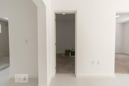 Sala / Quarto 2 de casa para alugar com 2 quartos, 93m² em Vila Invernada, São Paulo