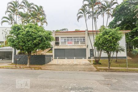 Casa para alugar com 850m², 4 quartos e 7 vagasFachada