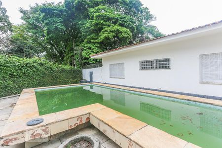 Casa para alugar com 850m², 4 quartos e 7 vagasQuintal