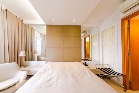 Quarto de kitnet/studio para alugar com 1 quarto, 25m² em Cidade Jardim, Belo Horizonte