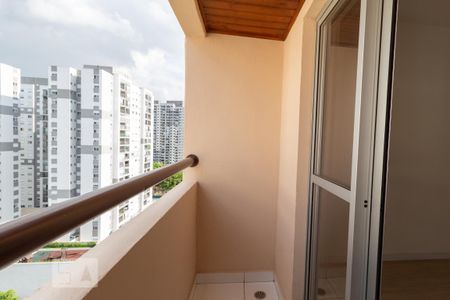 Sacada de apartamento para alugar com 3 quartos, 65m² em Continental, Osasco