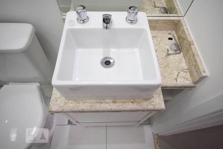 Apartamento para alugar com 49m², 2 quartos e 1 vagaDetalhe do Banheiro