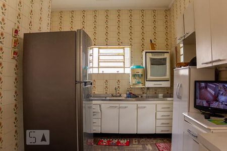 Casa à venda com 300m², 4 quartos e 6 vagas Casa à venda com 300m², 4 quartos e 6 vagasCozinha