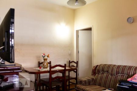 Casa à venda com 300m², 4 quartos e 6 vagas Casa à venda com 300m², 4 quartos e 6 vagasEdícula 2